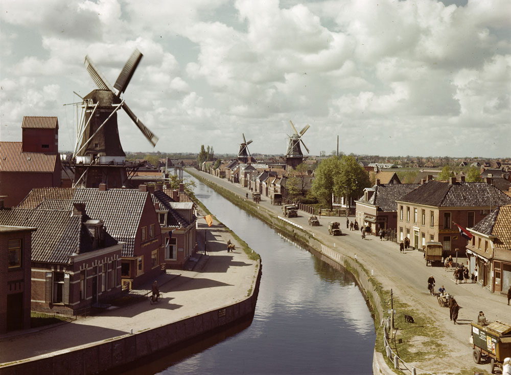 oblique aerial view of Winschoten showing windmills and a canal