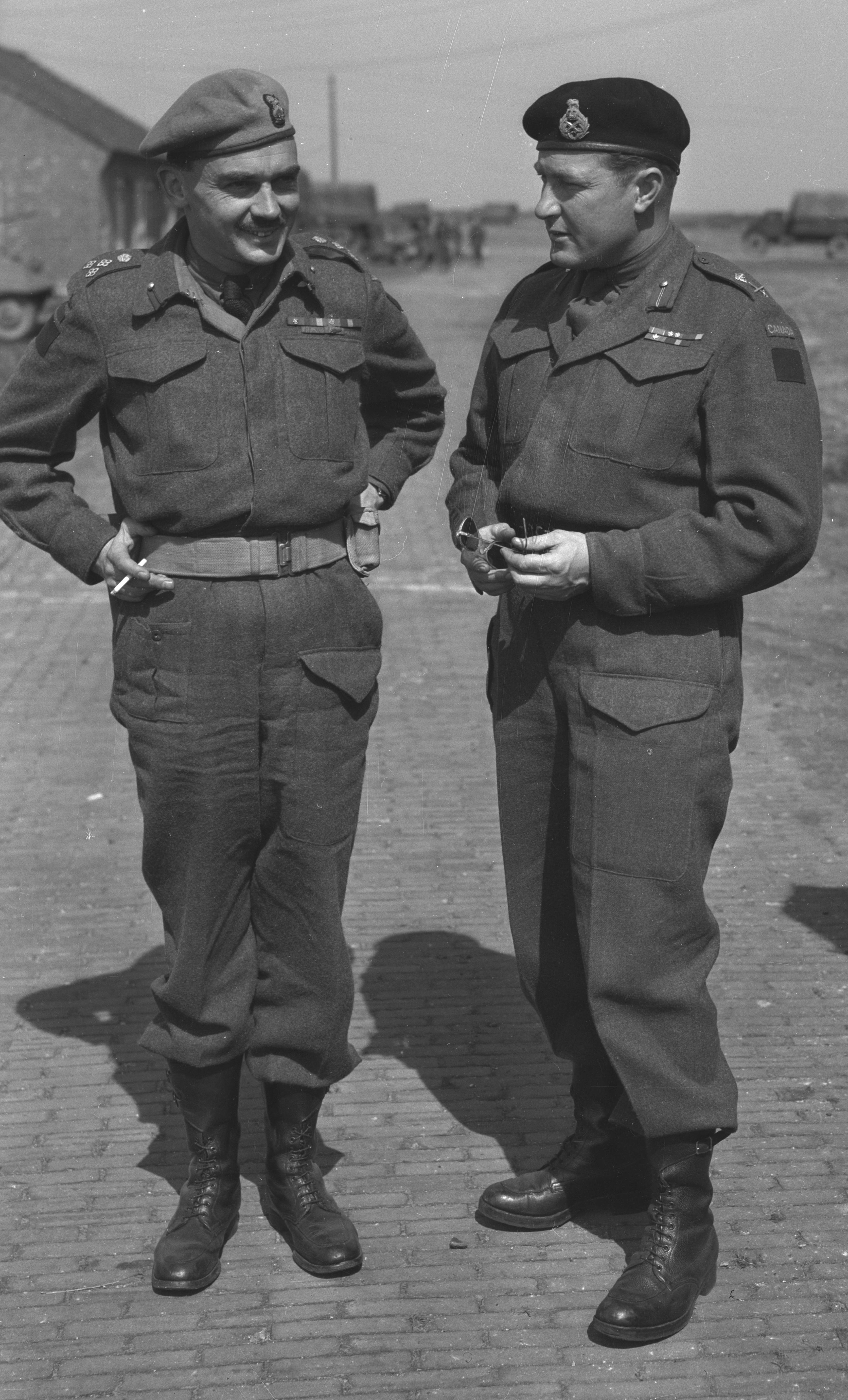 Brigadier Ian Johnston and Major-general Bert Hoffmeister at Otterloo in 1945